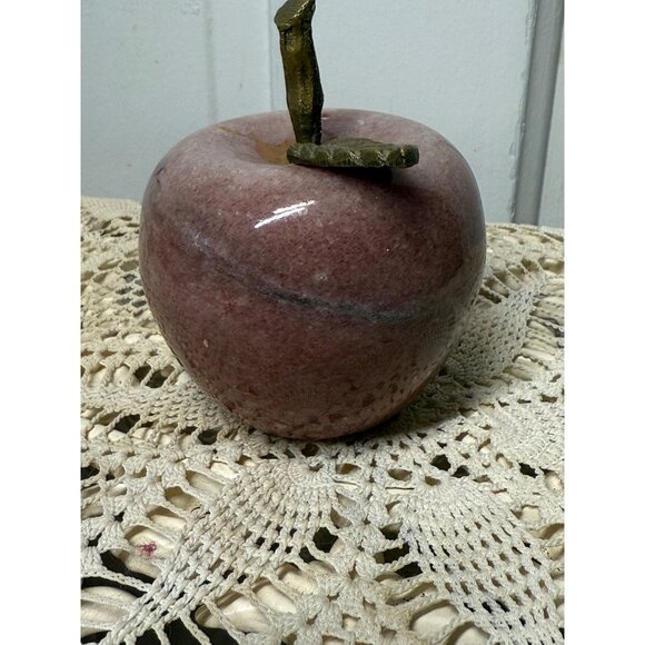 Vintage 1990s Pink MArble Stone Apple Sculpture Paperweight - Picture 5 of 8